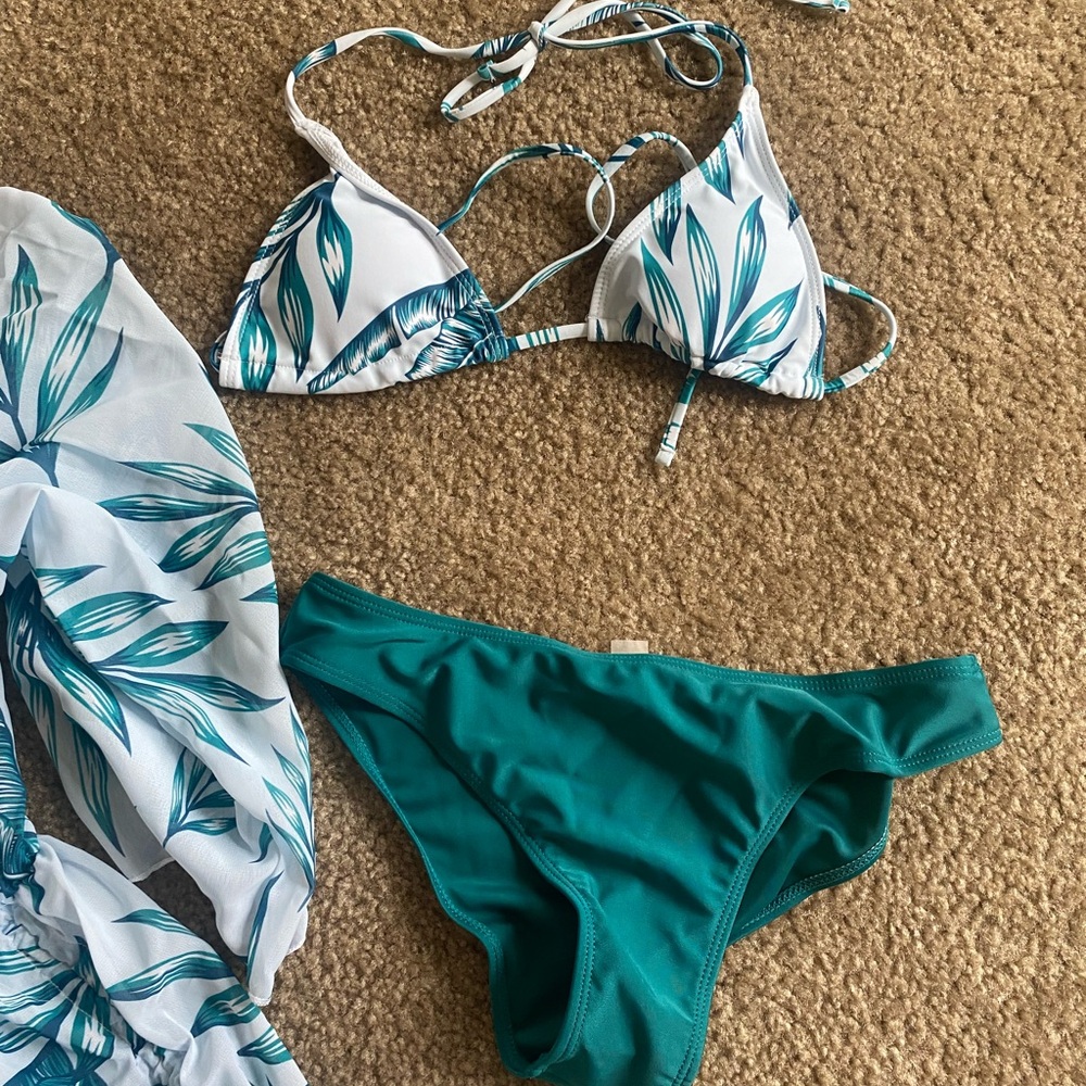 Tropical print Bikini set of three